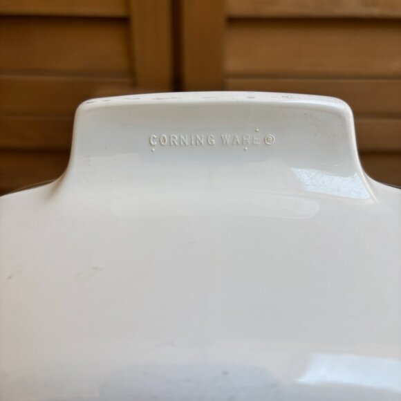 Vintage CorningWare Casserole Dish w/ Lid –‎ Country Basket Pattern - Picture 3 of 6